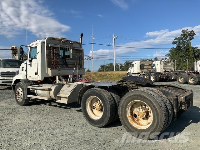 Mack CXN613 Trekkers