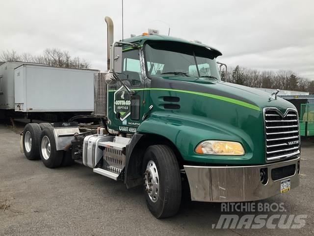 Mack CXU613 Trekkers