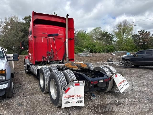 Mack CXU613 Trekkers