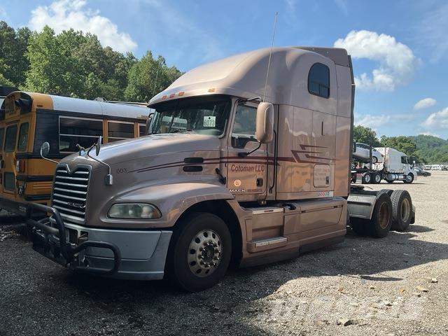 Mack CXU613 Trekkers