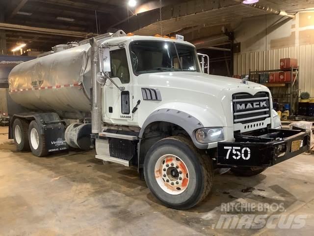 Mack GU713 Water tankwagens
