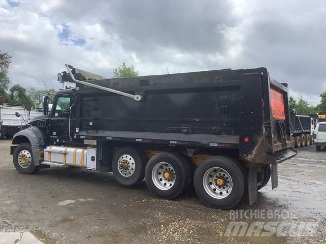 Mack GU713 Kipper