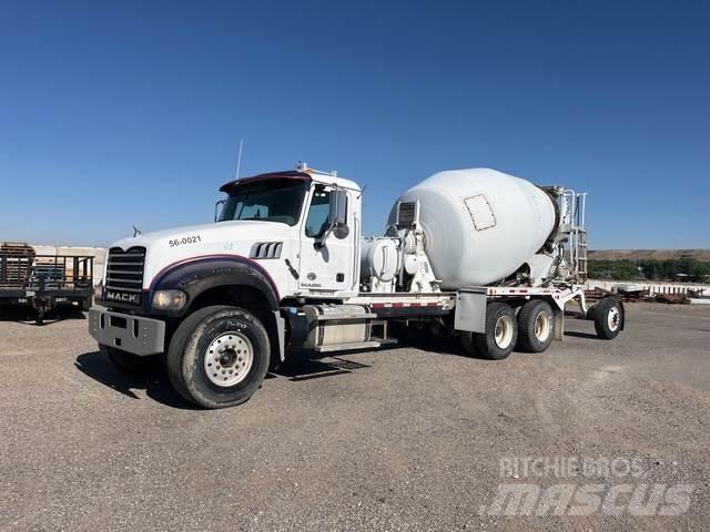 Mack GU713 Anders