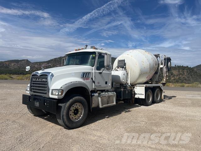 Mack GU713 Anders