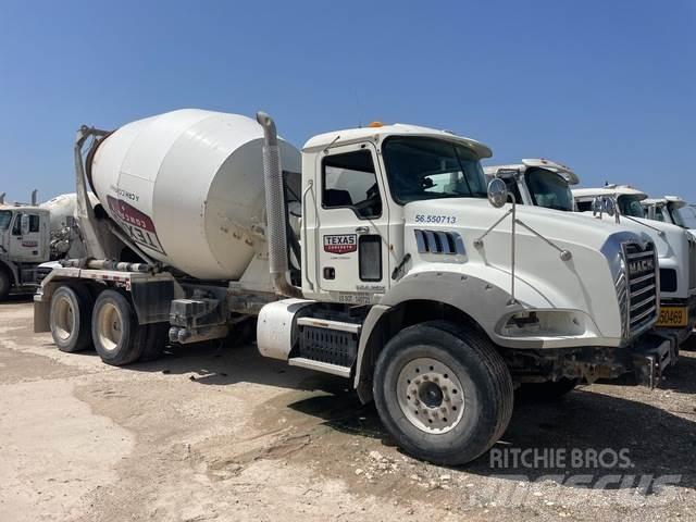 Mack GU813 Anders