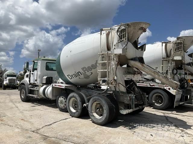 Mack GU813 Anders