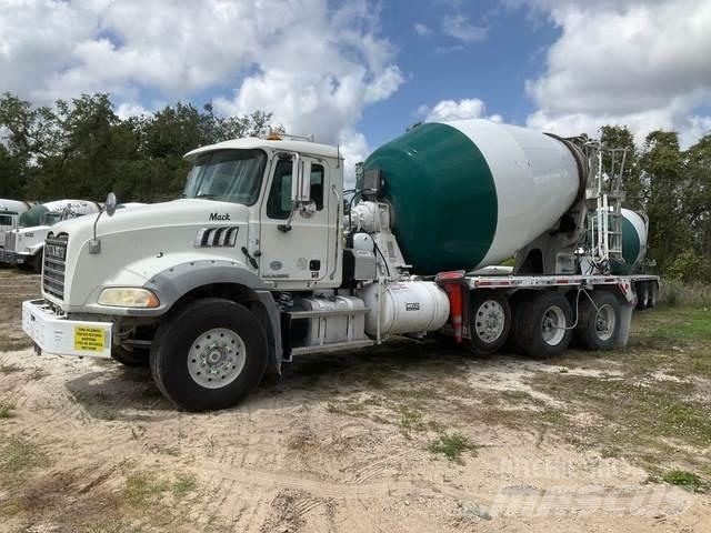 Mack GU813 Anders