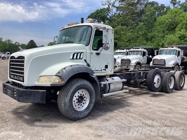 Mack GU813 Cabine en interieur