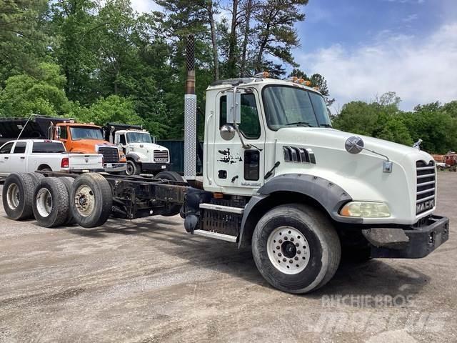 Mack GU813 Cabine en interieur