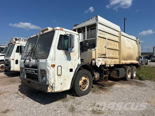 Mack LEU613 Vuilniswagens