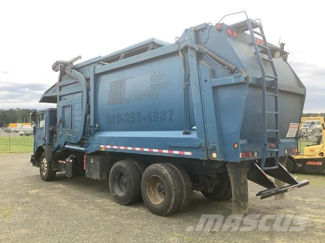 Mack MR688S Vuilniswagens