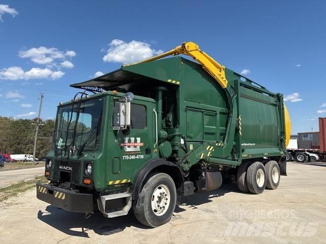 Mack MR690S Vuilniswagens
