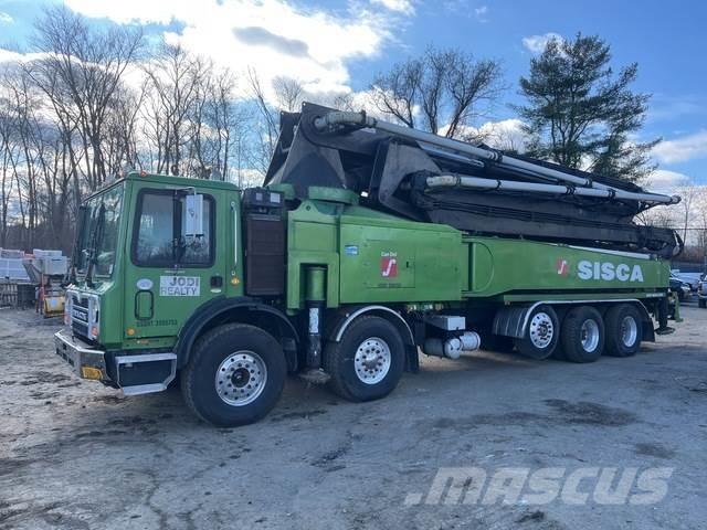 Mack MRU613 Betonpomptrucks