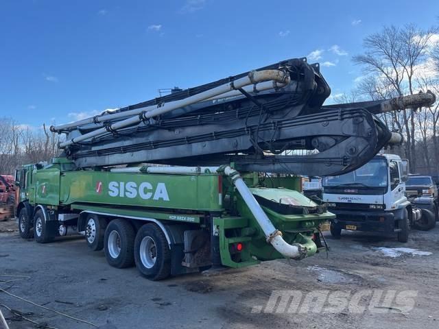 Mack MRU613 Betonpomptrucks