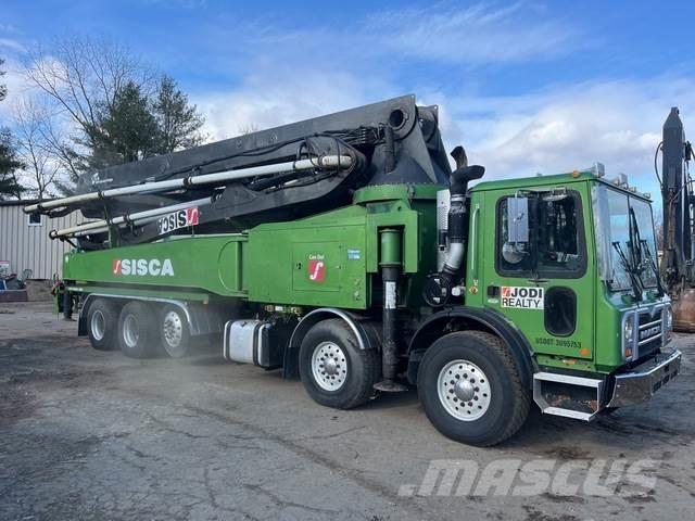 Mack MRU613 Betonpomptrucks