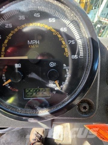 Mack MRU613 Vuilniswagens