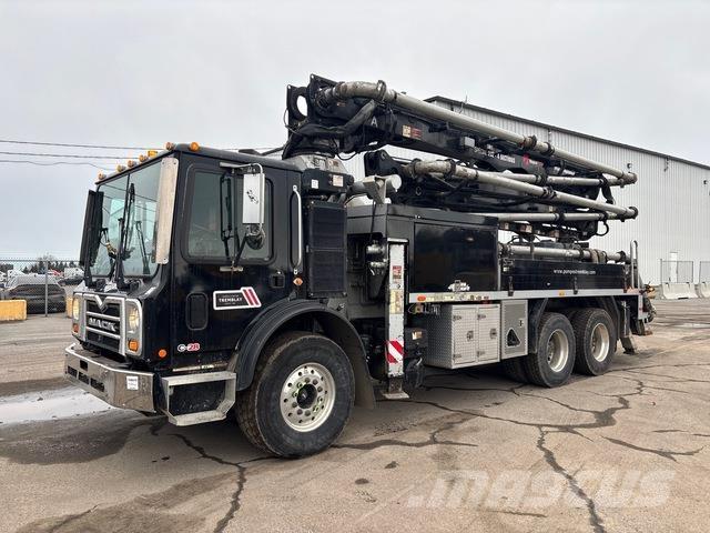 Mack MRU613 Betonpomptrucks