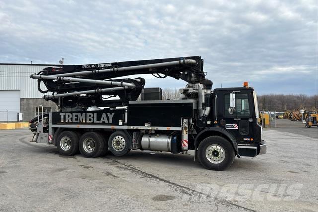 Mack MRU613 Betonpomptrucks