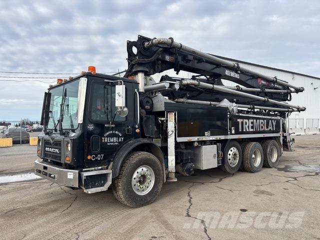 Mack MRU613 Betonpomptrucks