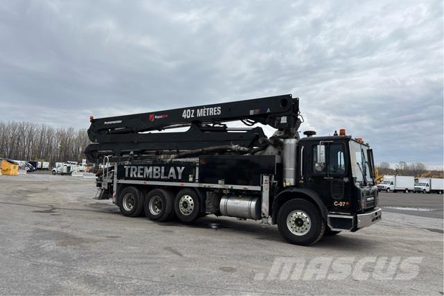 Mack MRU613 Betonpomptrucks
