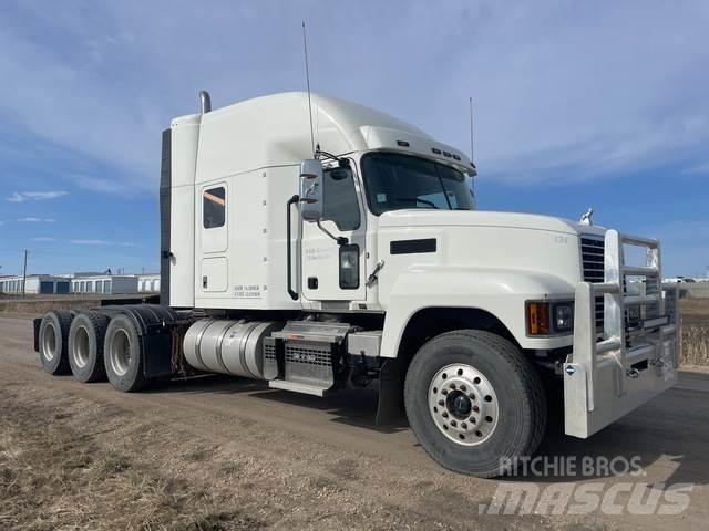 Mack PI86T Trekkers