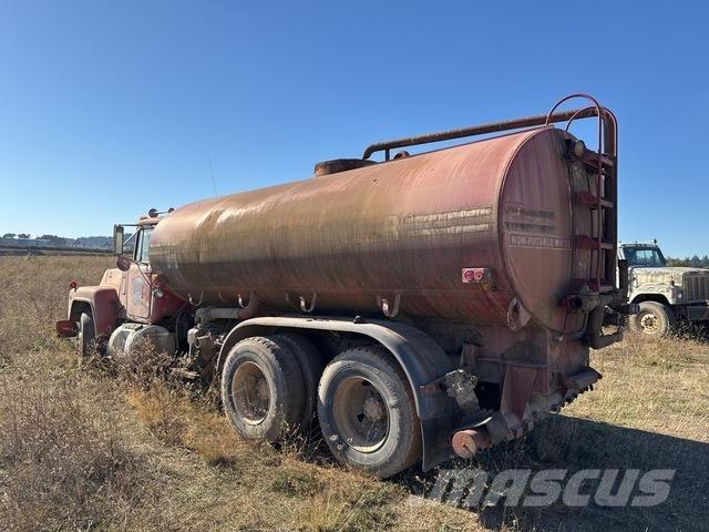 Mack R688ST Water tankwagens