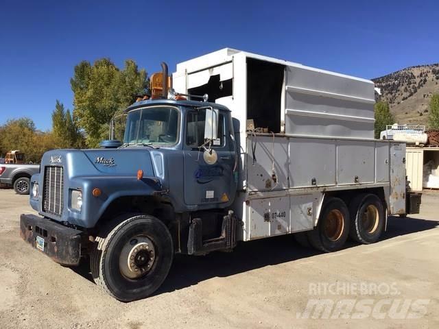 Mack U600 Onderhoud voertuigen
