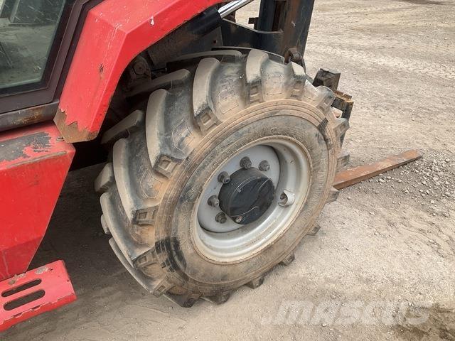 Manitou M26-4 Vorkheftruck voor zwaar terrein