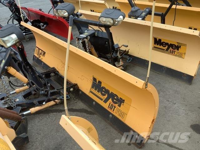 Meyer LP-9.0 Sneeuwschuivers en -ploegen