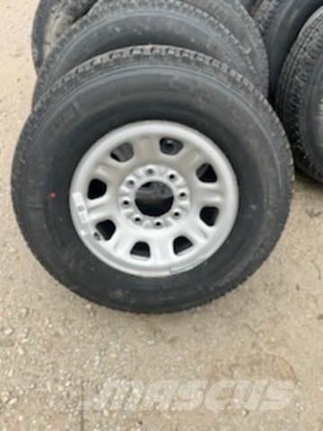 Michelin LTX Banden, wielen en velgen