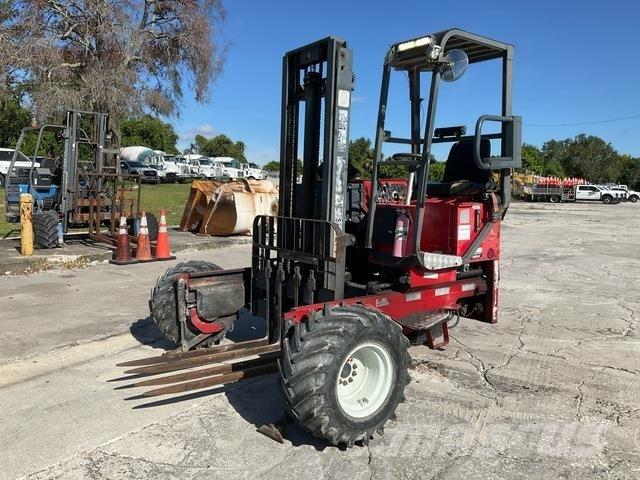 Moffett M5500 Meeneemheftrucks