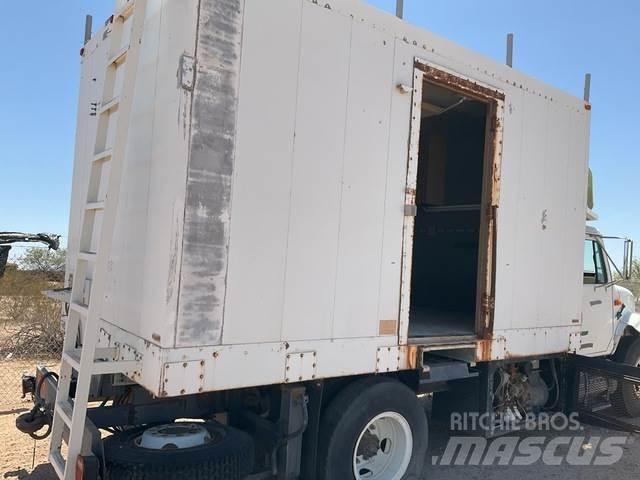 Navistar 4700 Bakwagens met gesloten opbouw