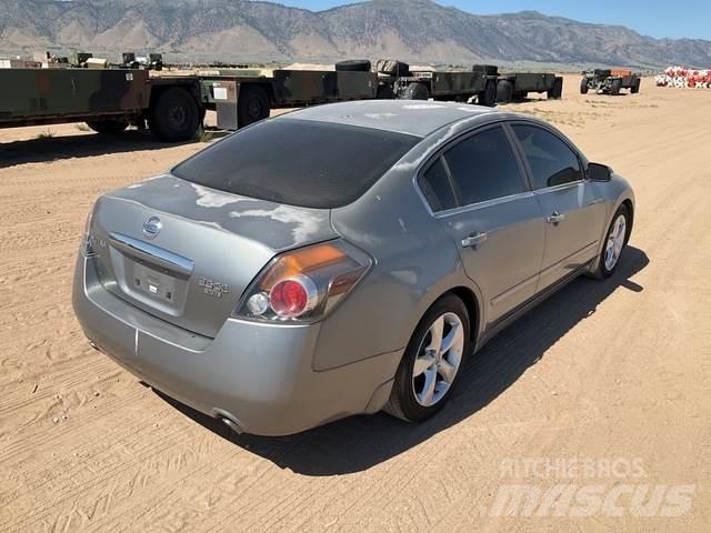 Nissan Altima Auto's