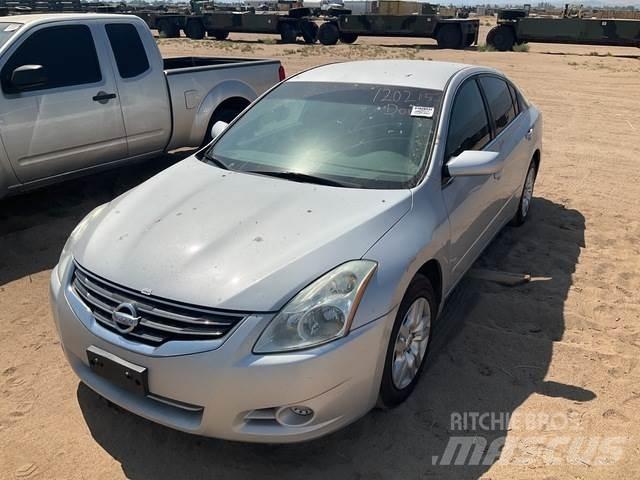 Nissan Altima Auto's