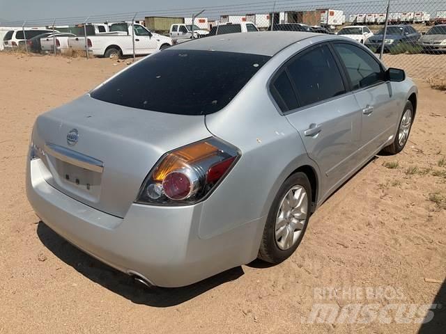 Nissan Altima Auto's