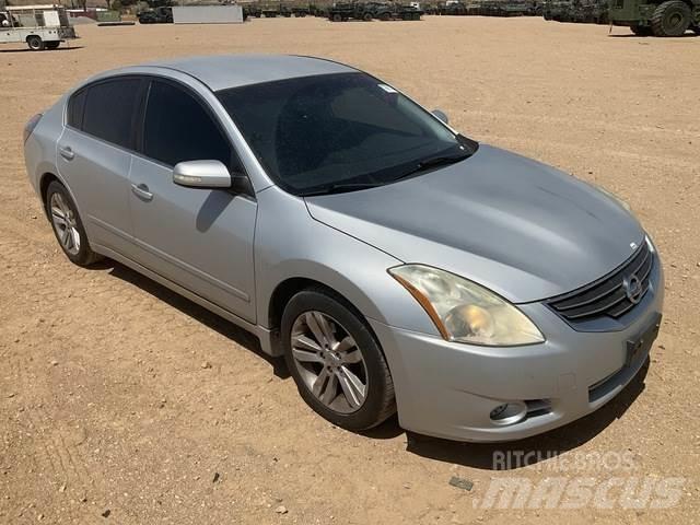Nissan Altima Auto's