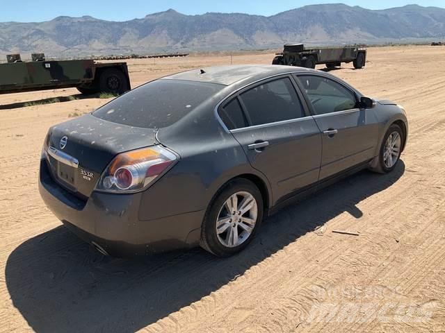 Nissan Altima Auto's