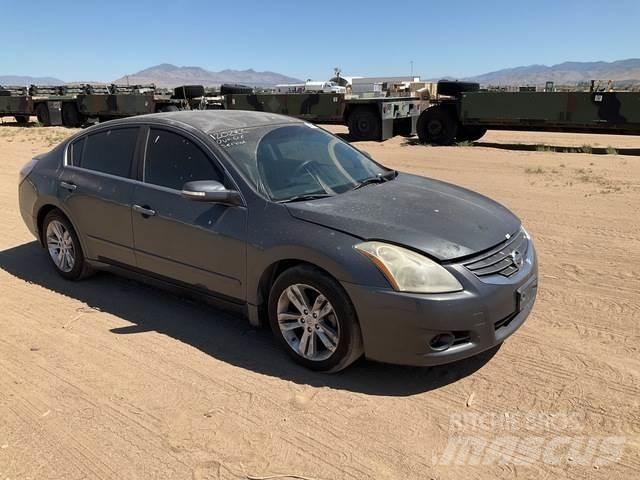 Nissan Altima Auto's