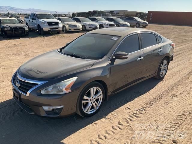 Nissan Altima Auto's