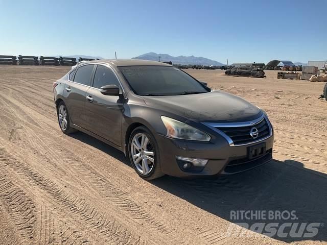 Nissan Altima Auto's