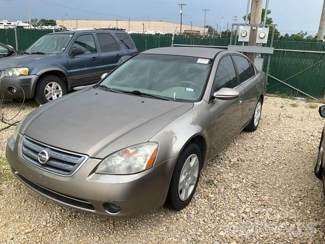 Nissan Altima Auto's