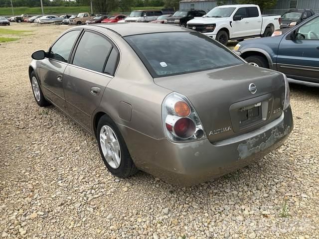 Nissan Altima Auto's