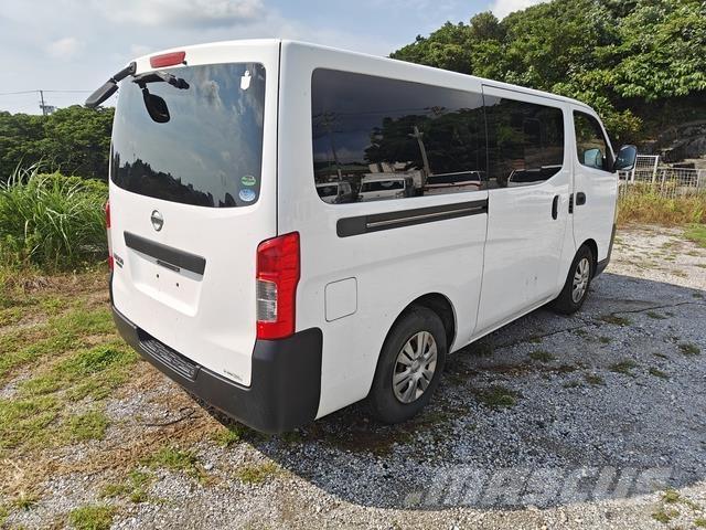 Nissan CARAVAN Minibussen