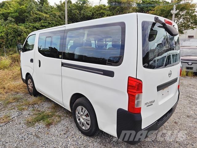 Nissan Caravan Minibussen
