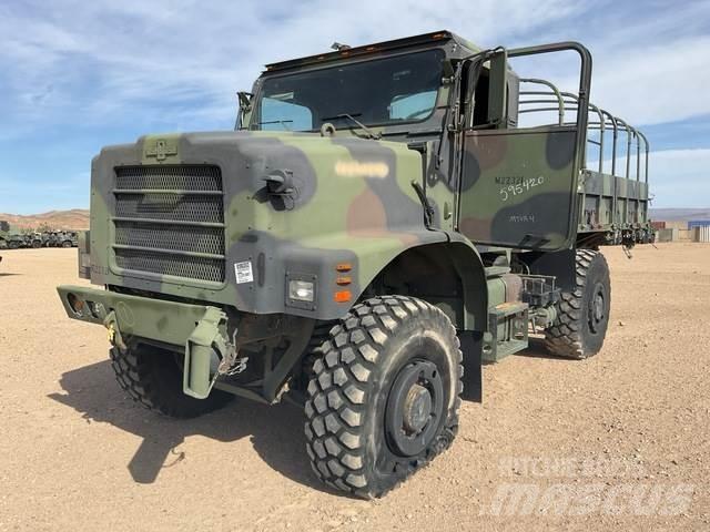 Oshkosh  Bakwagens met gesloten opbouw