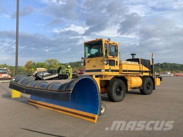 Oshkosh H2718 Sneeuwschuivers en -ploegen