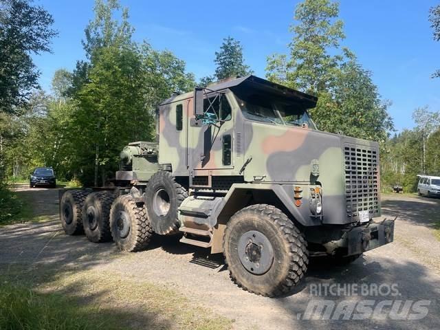 Oshkosh M1070 Trekkers
