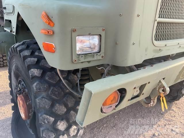 Oshkosh MK25 Bakwagens met gesloten opbouw