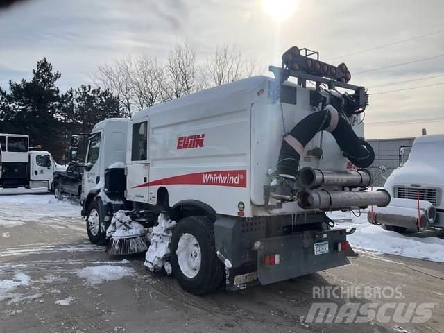 Peterbilt 220 Veegwagens