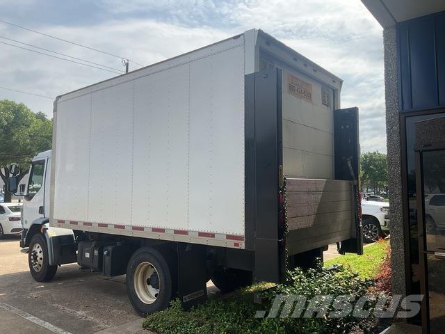 Peterbilt 220 Bakwagens met gesloten opbouw